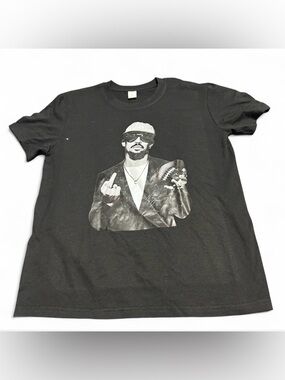 Black & white Bad Bunny graphic tee #rap #music Size M